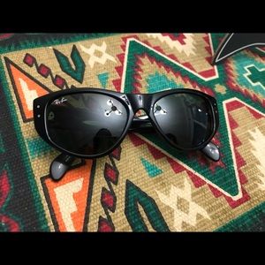 Ray-Ban RB4152 Cateye Sunglasses Wafers